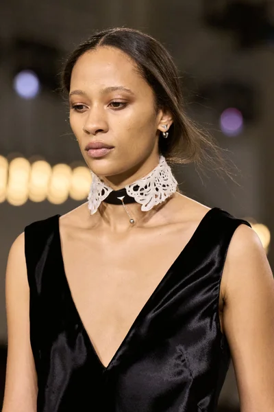 Look 220